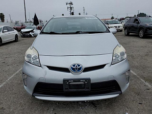 TOYOTA PRIUS 2015