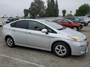 TOYOTA PRIUS 2015