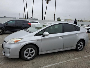 TOYOTA PRIUS 2015