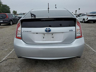 TOYOTA PRIUS 2015